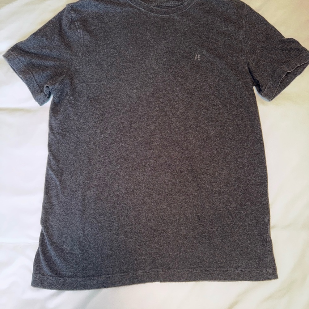 American Eagle Outfitters Charcoal Short Sleeve Tee